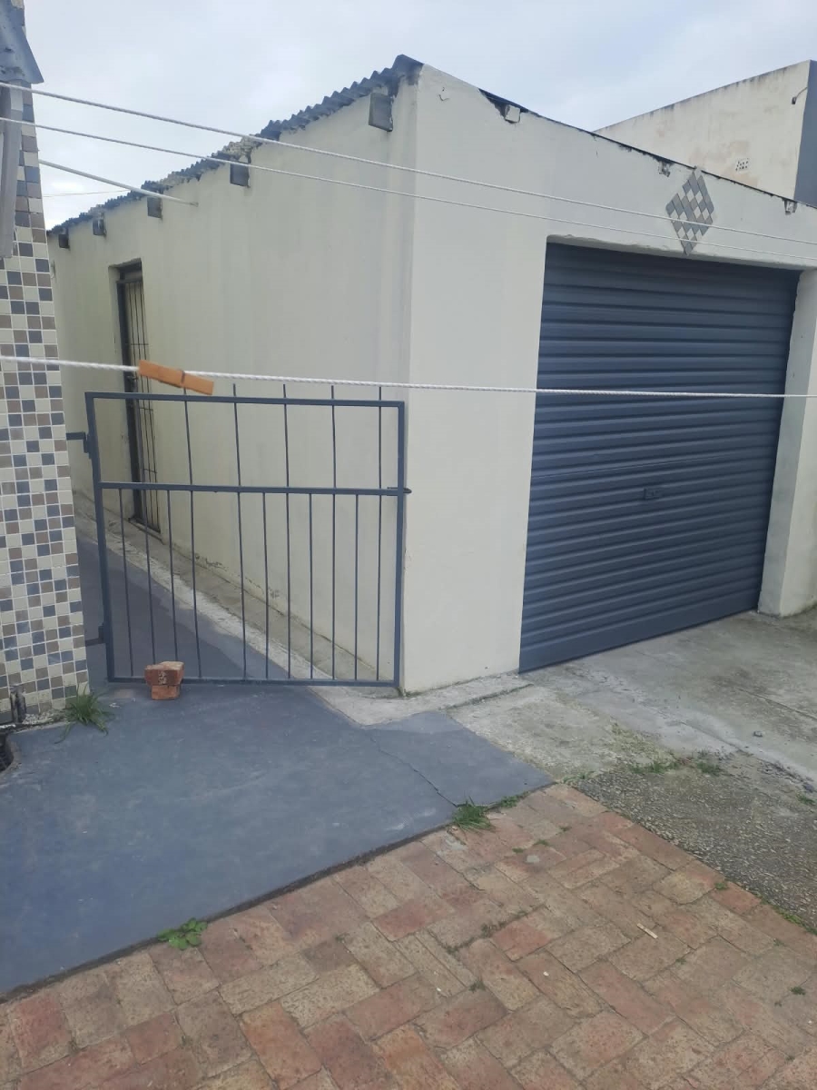 2 Bedroom Property for Sale in Algoa Park Eastern Cape